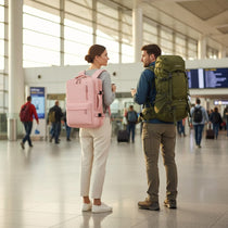 Différence entre un sac de randonnée trekking et un sac de voyage cabine dans un aéroport