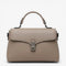 Sac à main femme en cuir de vachette pleine fleur beige avec poignée et bandoulière, style urbain élégant