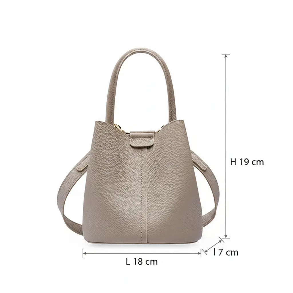Dimensions du sac seau en cuir de vachette 18 × 19 × 7 cm