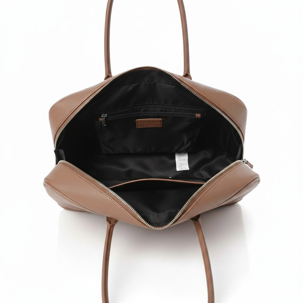 Vue intérieure du sac cabas femme en cuir de vachette avec grand compartiment principal