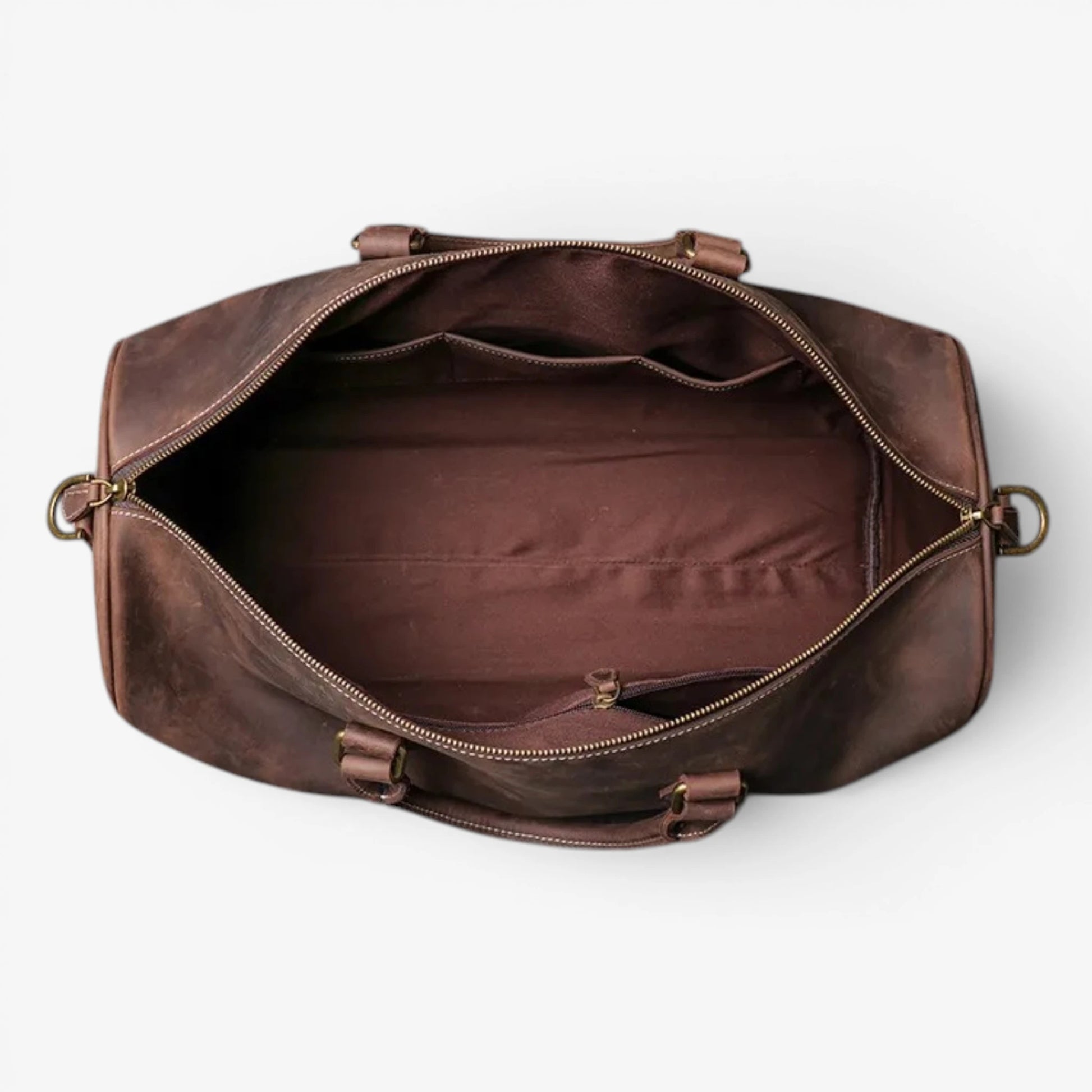 Intérieur spacieux du sac de voyage en cuir de vachette pleine fleur avec grande capacité de rangement