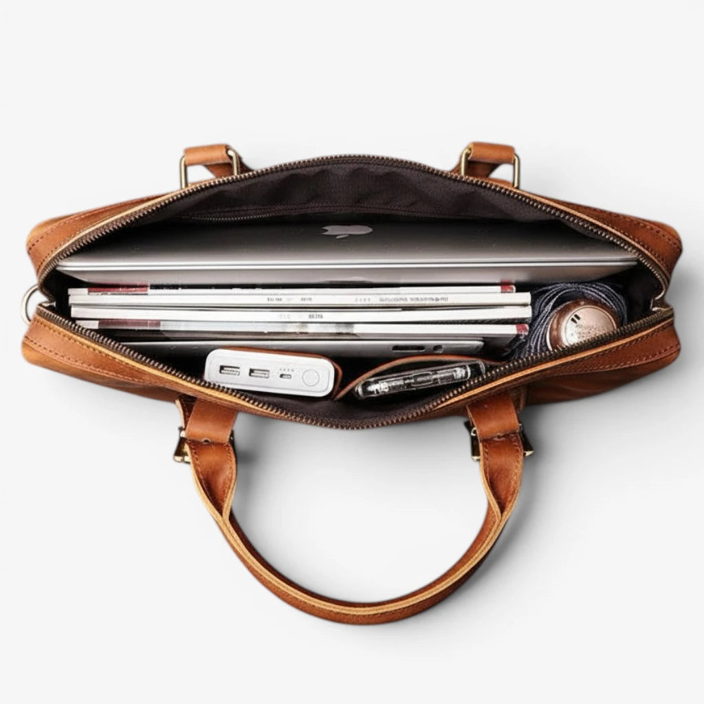 Porte-documents en cuir de vachette vintage accueillant un ordinateur portable 15 pouces et des accessoires professionnels