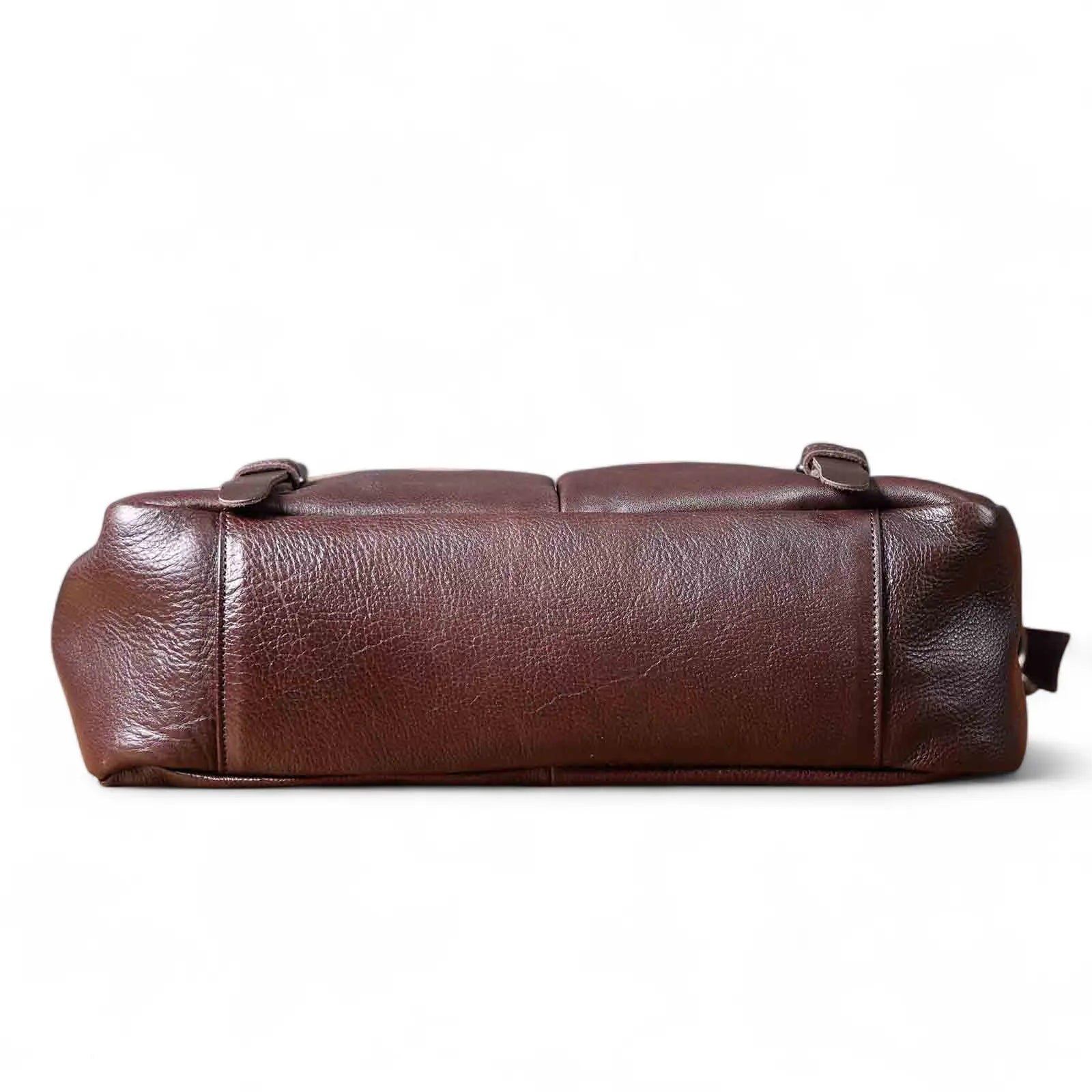 porte documents cuir vintage homme dessous marron.