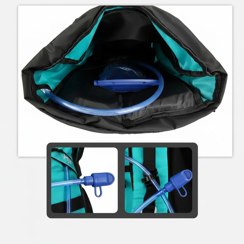 Compartiment intérieur du sac à dos trekking 60L avec poche à eau intégrée – système d’hydratation avec tuyau et embout accessible