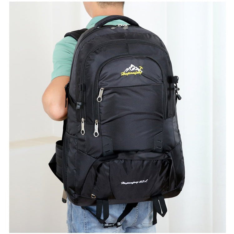 Sac à dos trekking 62L – porté sur le dos, grand volume avec multiples compartiments zippés
