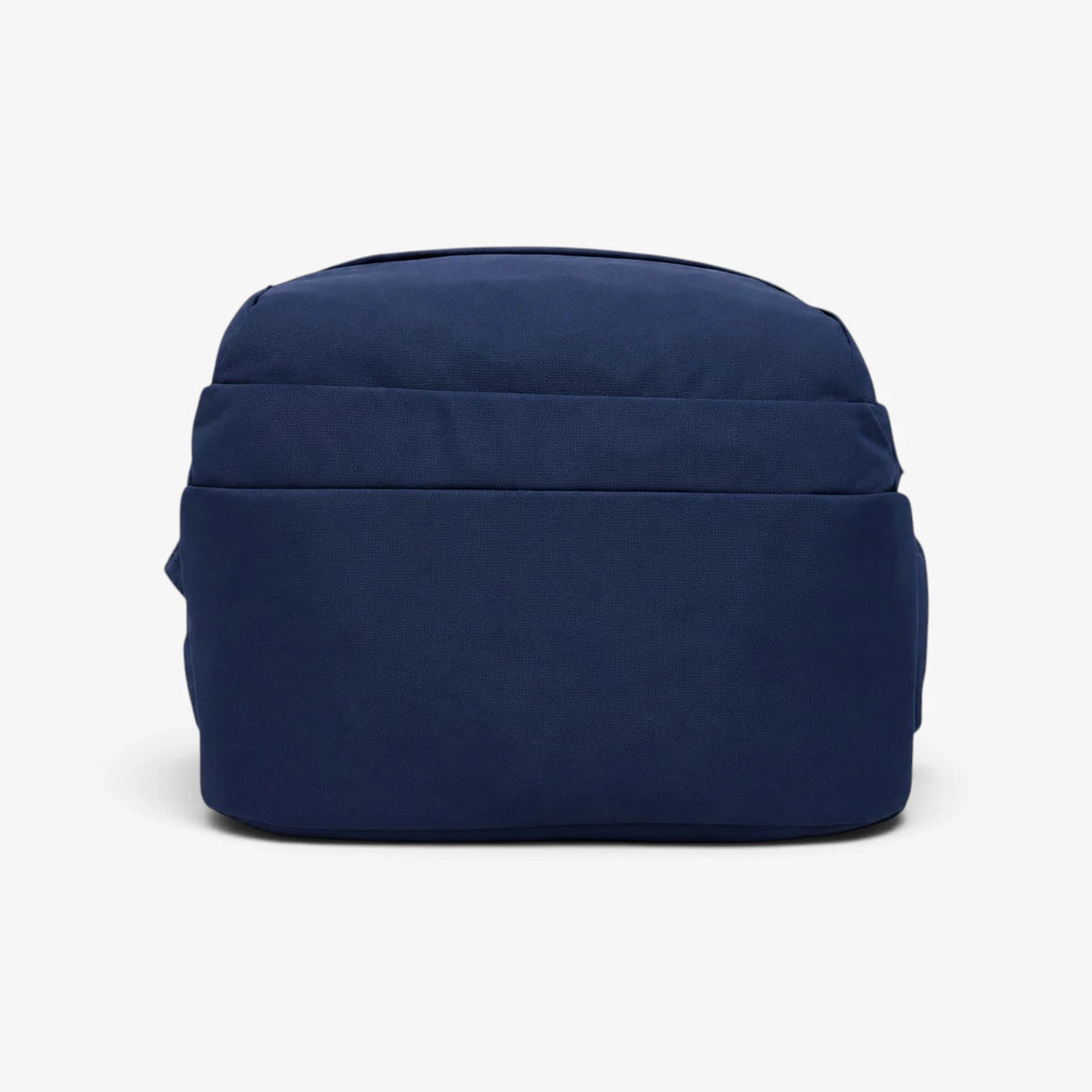 Vue de dessous d'un sac à dos collège bleu marine avec fond renforcé et base stable