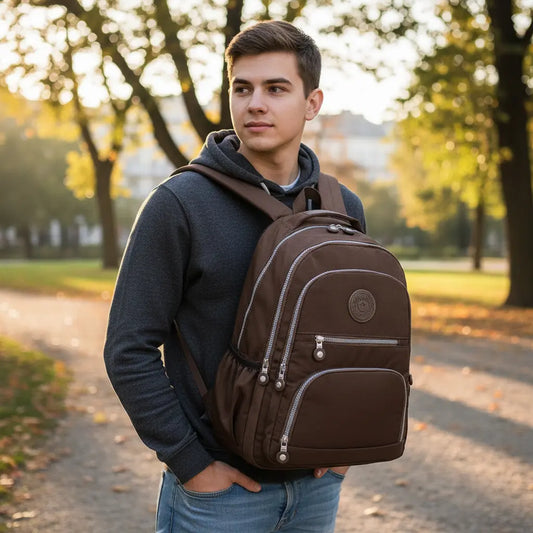 Sac à dos collège garçon marron grande capacité porté en extérieur