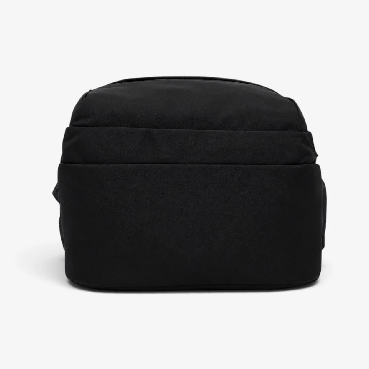 Vue de dessous d'un sac à dos collège noir avec fond renforcé et base stable
