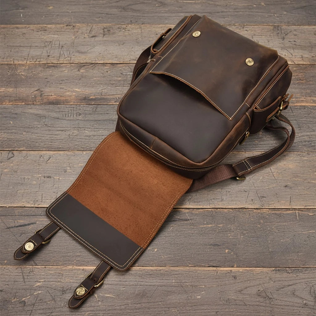 sac à dos cuir vachette homme vintage marron foncé ouvert vue intérieure cuir