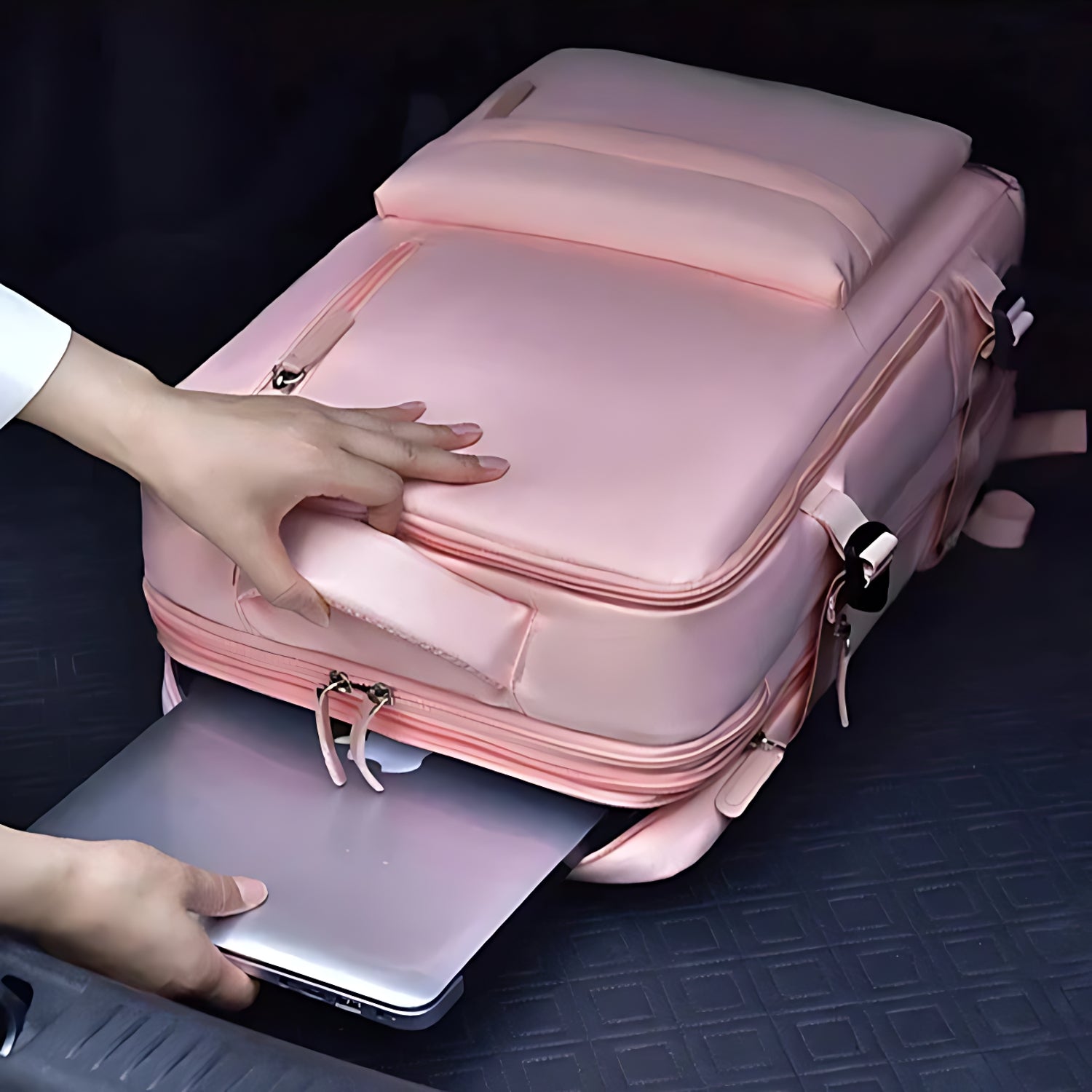 Sac cabine 35L rose – compartiment latéral pour ordinateur portable, ouverture pratique
