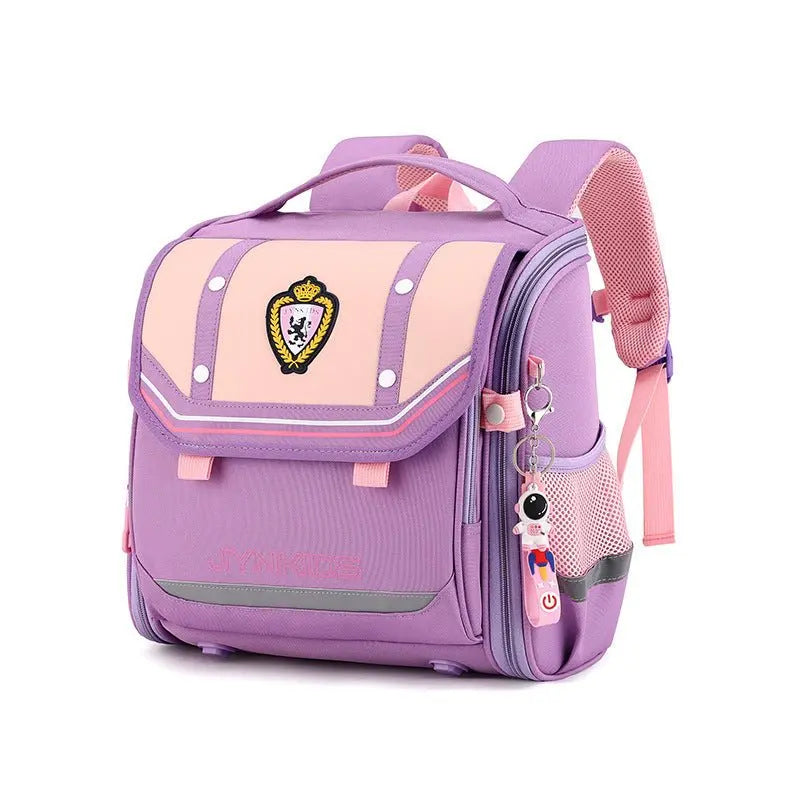 Sac à dos scolaire rose et violet JYNKIDS pour fille, rabat rigide avec écusson brodé, poignée supérieure et porte-clés astronaute décoratif