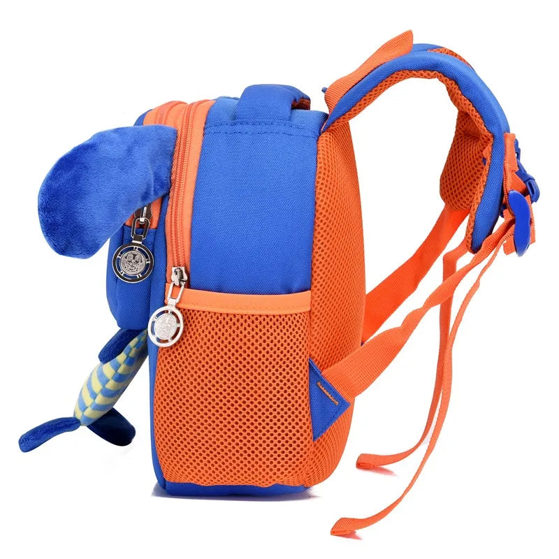 Vue latérale du sac à dos enfant chien bleu avec poche filet