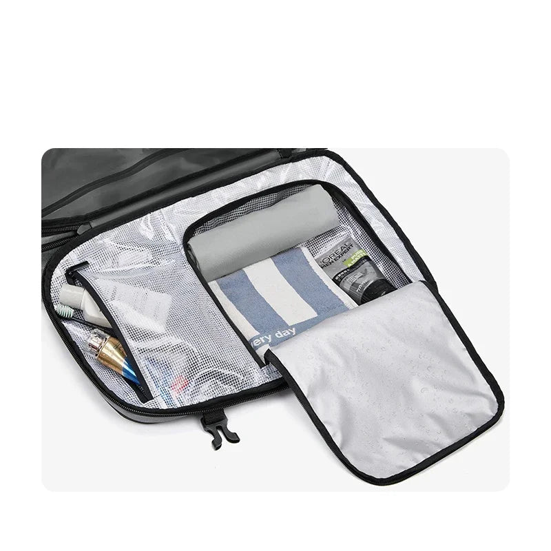 Intérieur du sac à dos étanche 17 pouces montrant les compartiments de rangement