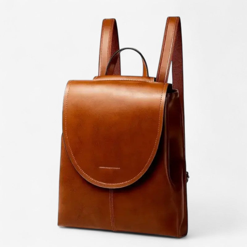 Sac à dos femme en cuir de vachette marron ciré style vintage avec rabat arrondi