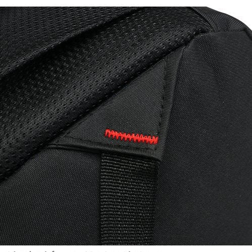 Détail de la sangle résistante du sac à dos homme noir.