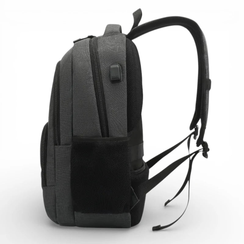 Sac à dos lycée noir pour ordinateur portable vue de profil avec port USB