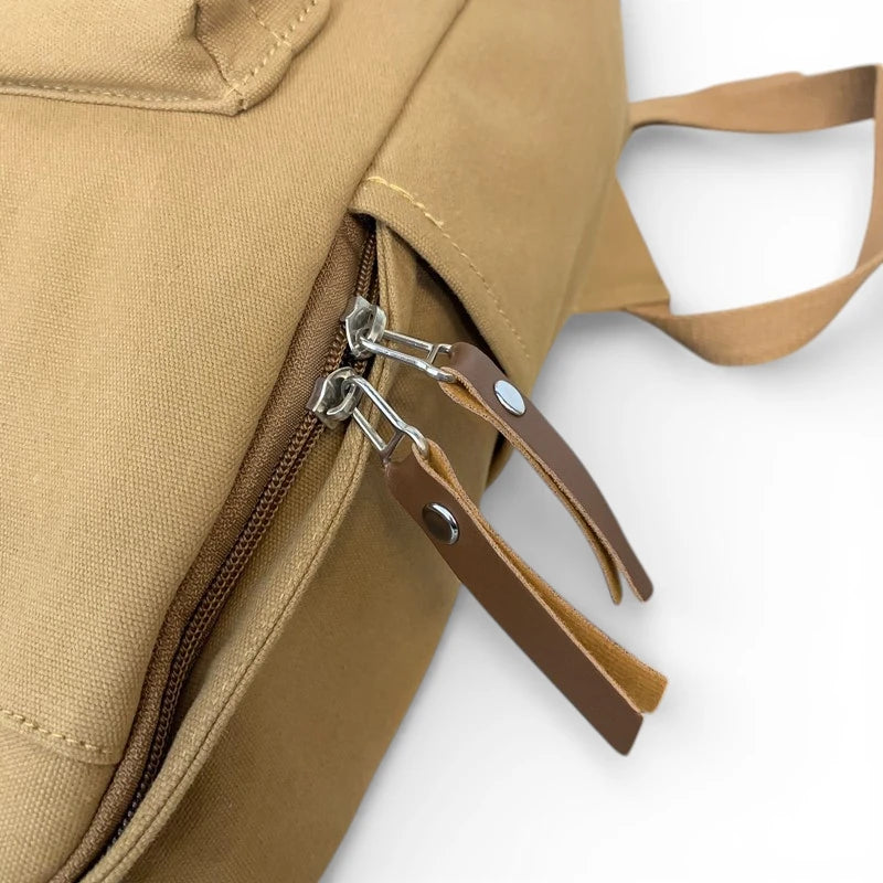 détail fermeture éclair du sac à dos lycée en toile résistante