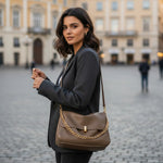 Grand sac à rabat souple en cuir véritable – Élégance intemporelle et look moderne - Vignette | Sacs pour tous