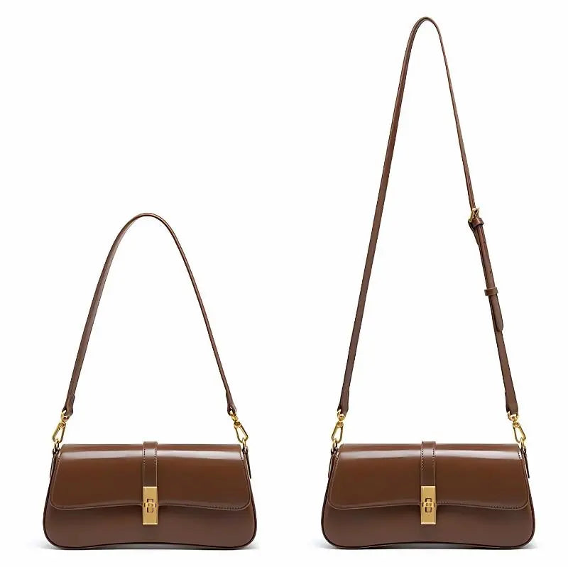 Sacs baguette en cuir véritable marron et noir présentés avec deux bandoulières amovibles