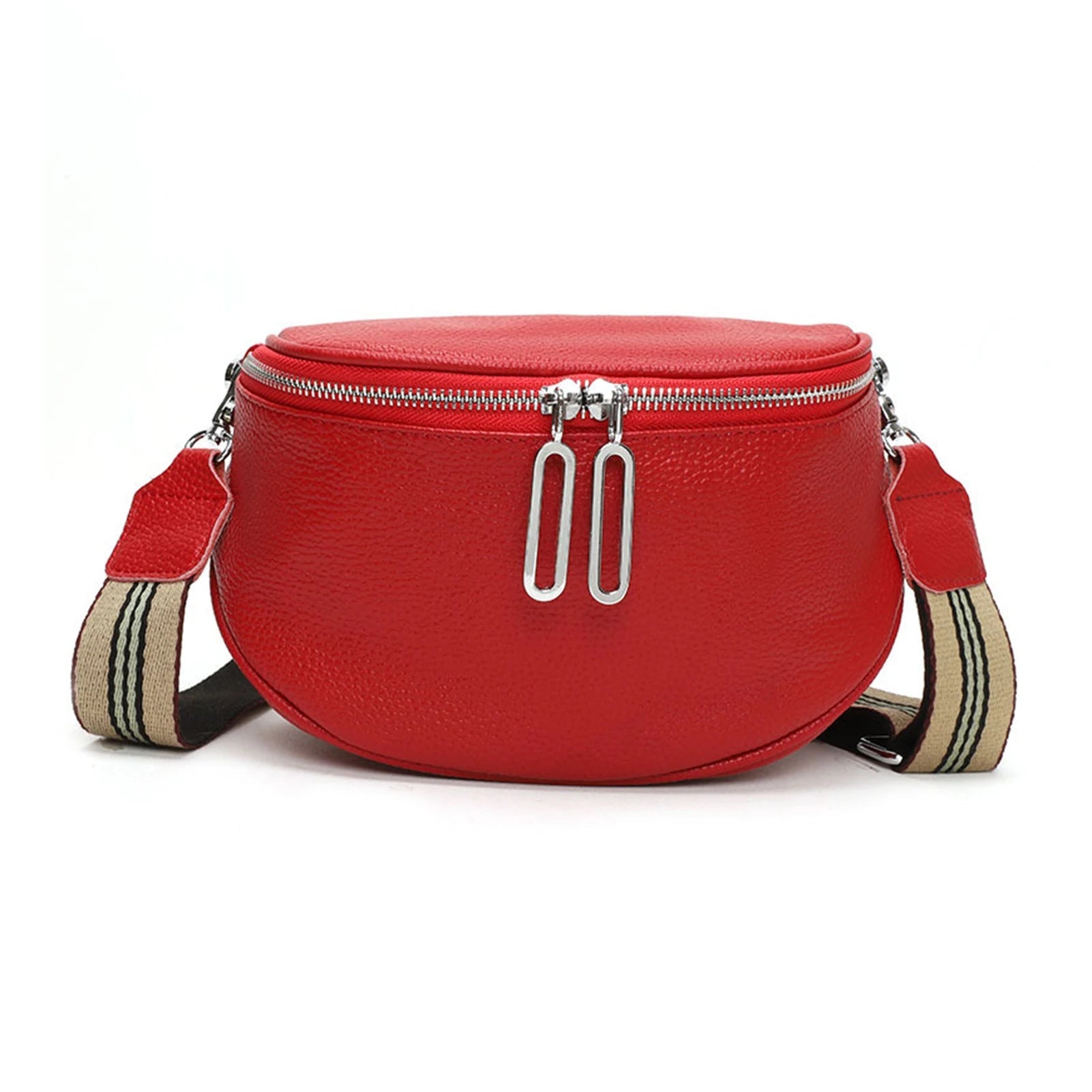 Vue de face du sac banane femme en cuir véritable rouge avec fermeture zip double et bandoulière réglable.
