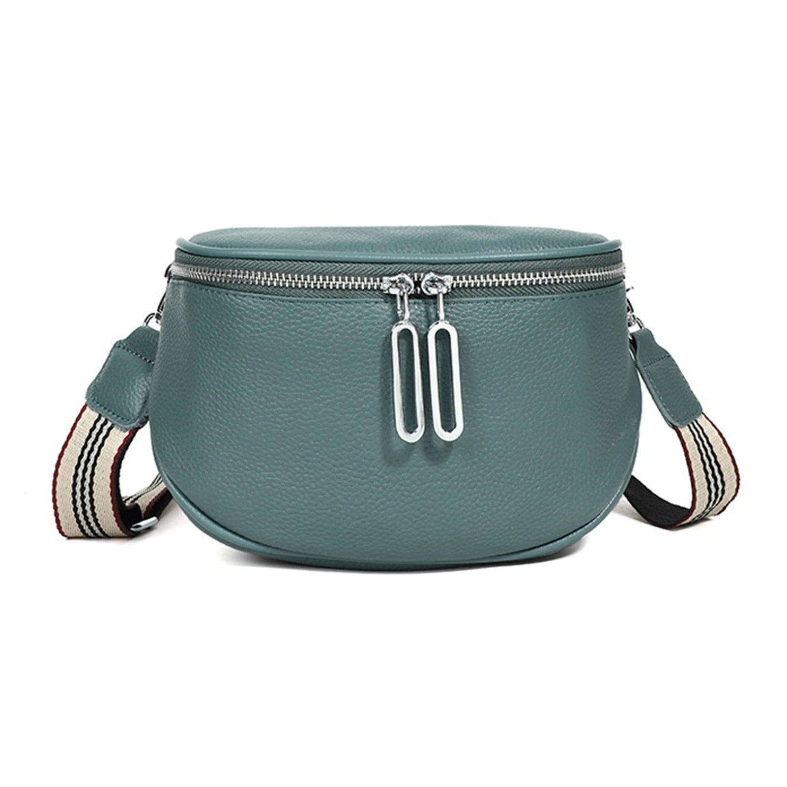 Vue de face du sac banane femme en cuir véritable vert avec fermeture zip double et bandoulière réglable.