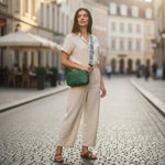 Sac à bandoulière en cuir de vachette – compact, élégant et polyvalent - Vignette | Sacs pour tous