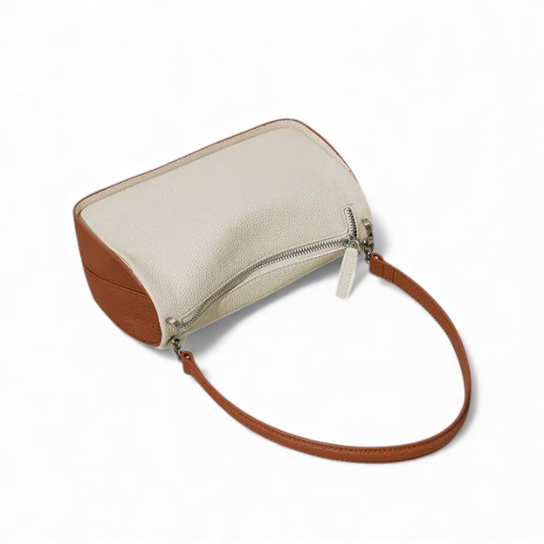 Vue du dessus du sac bandoulière femme en cuir de vachette
