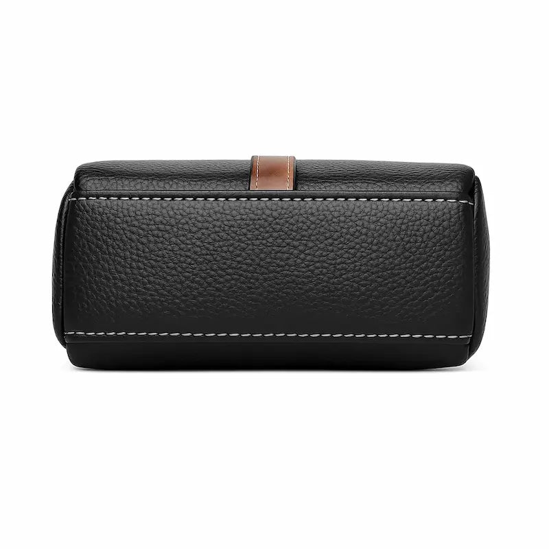 Vue du dessous d’un sac bandoulière femme en cuir PU noir avec finition soignée