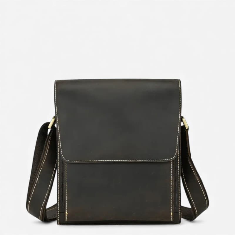 Sac bandoulière homme en cuir noir avec rabat et sangle réglable