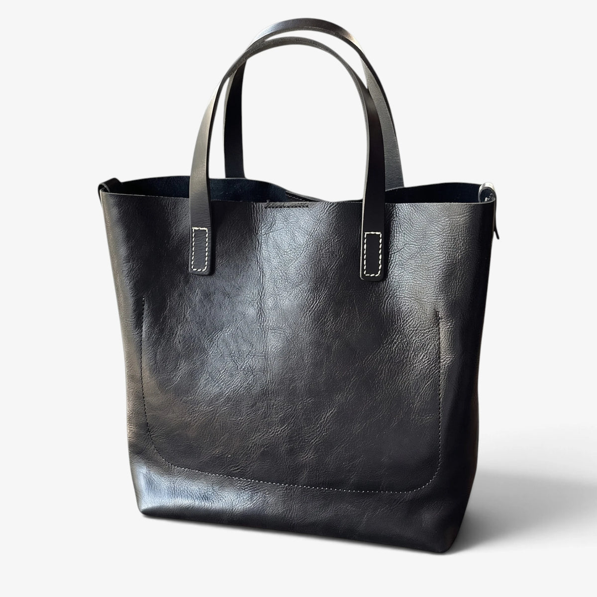 Sac cabas en cuir noir avec anses assorties