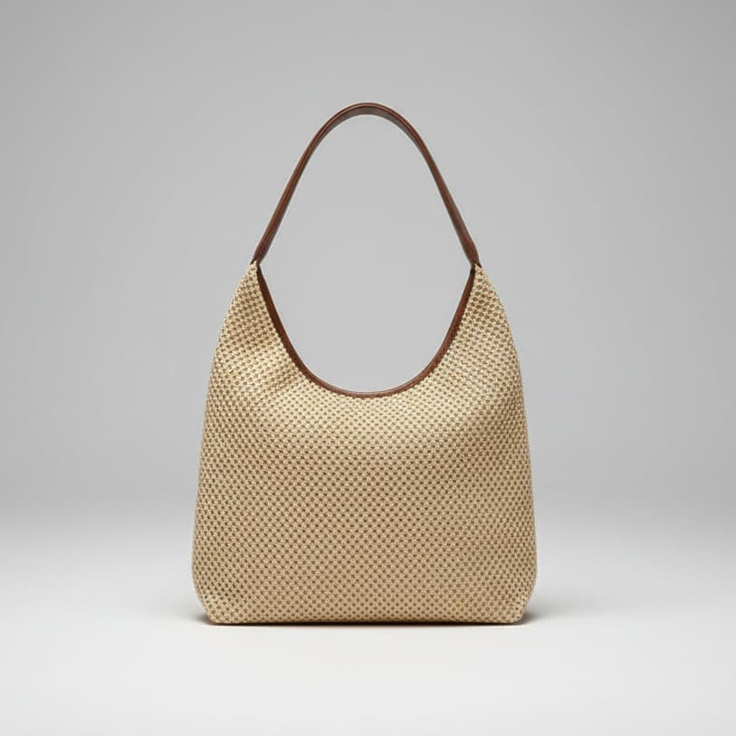 Sac cabas en paille beige pour femme vu de face avec grande capacité