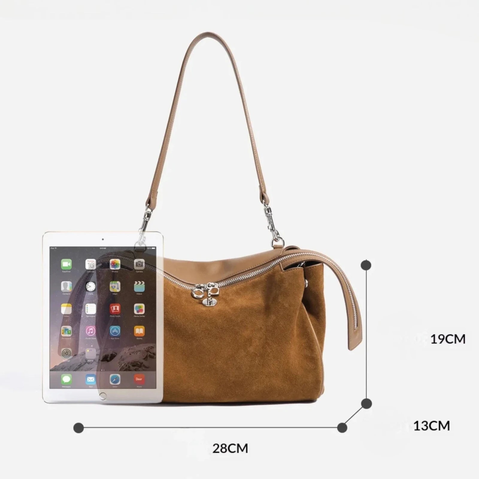 Dimensions du sac en cuir de vachette suédé 28 x 13 x 19 cm