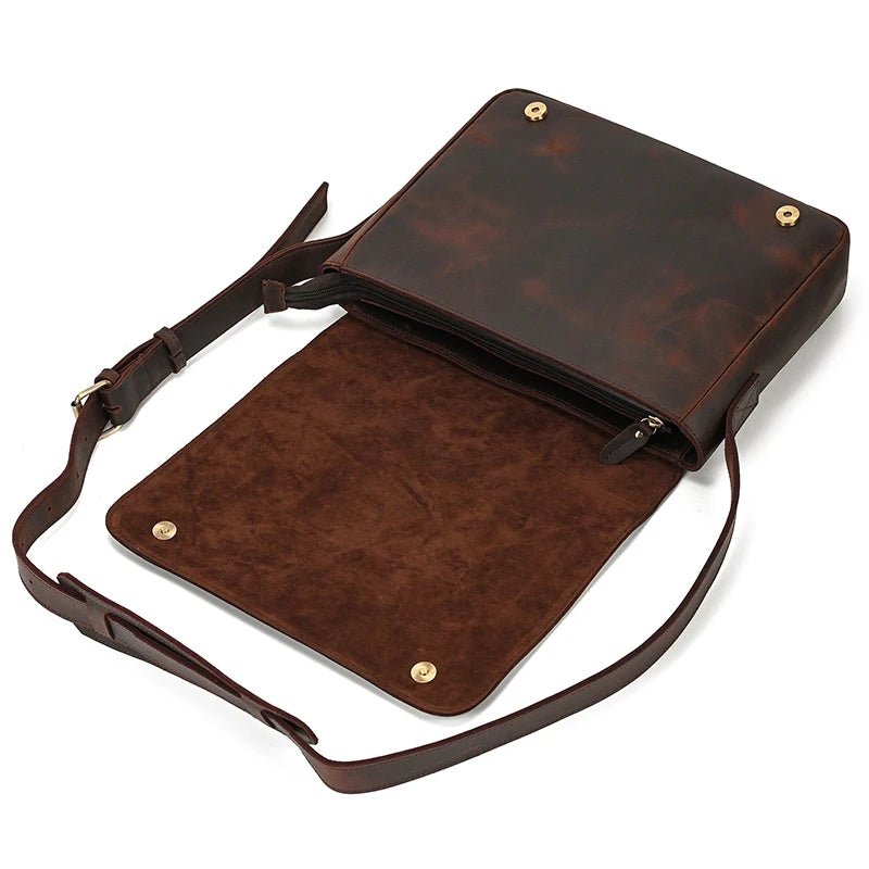 Sac en cuir vintage unisexe marron ouvert avec rabat relevé