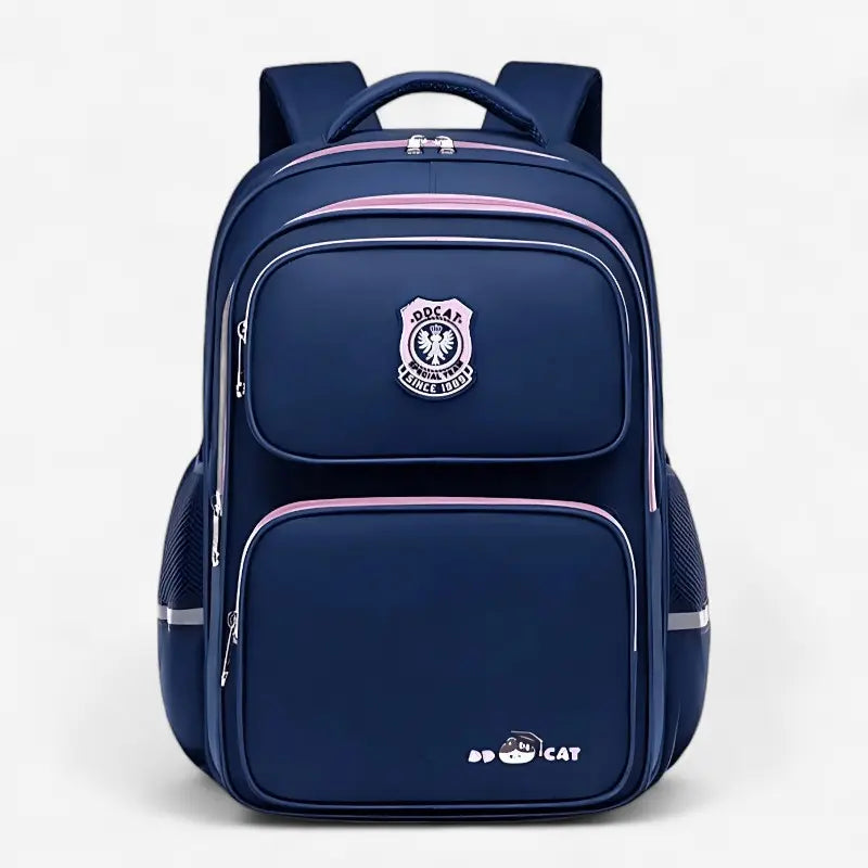 Vue de face d’un sac à dos orthopédique bleu marine avec poches multiples pour écolier