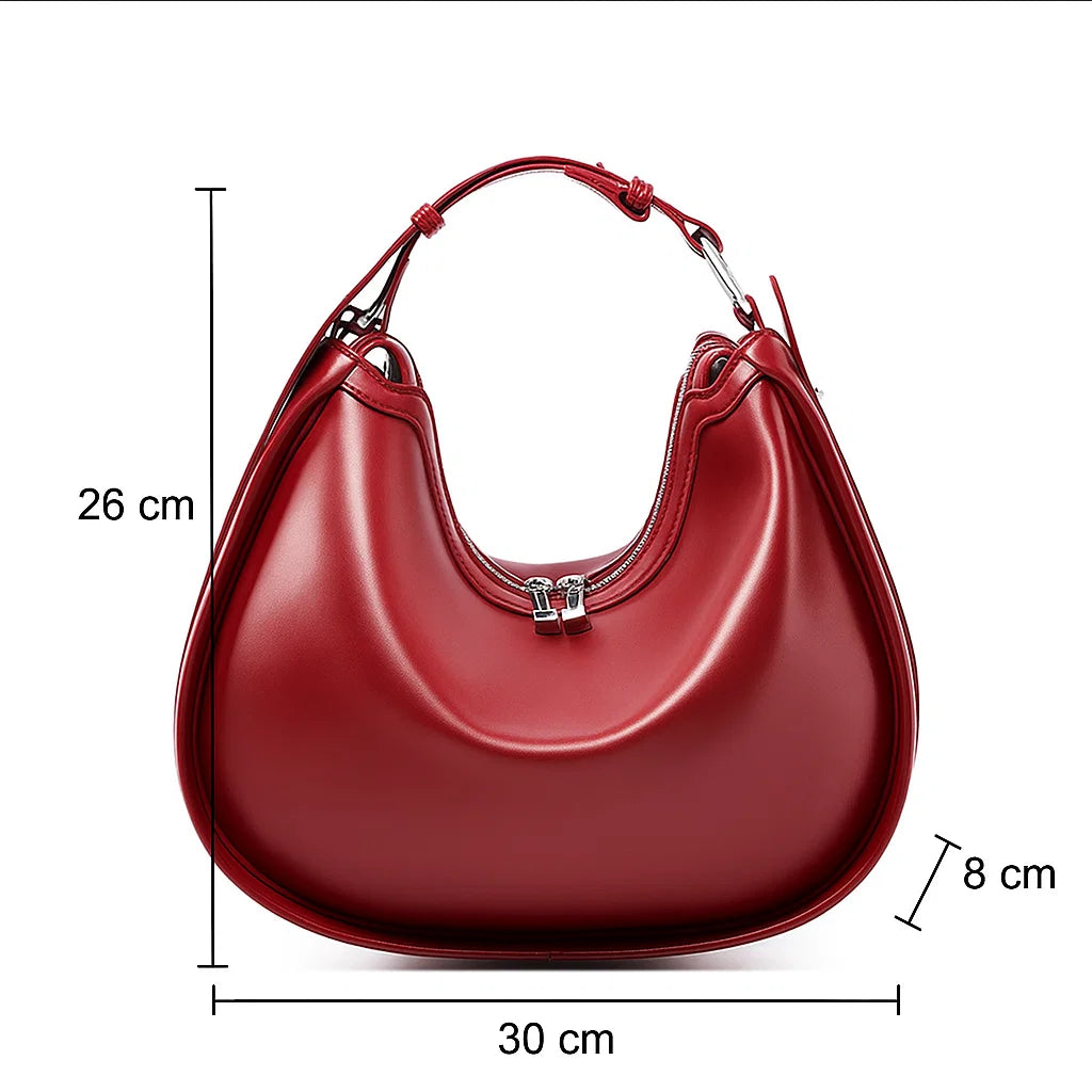 Vue de face du sac en cuir rouge avec dimensions indiquées 30 × 8 × 26 cm.
