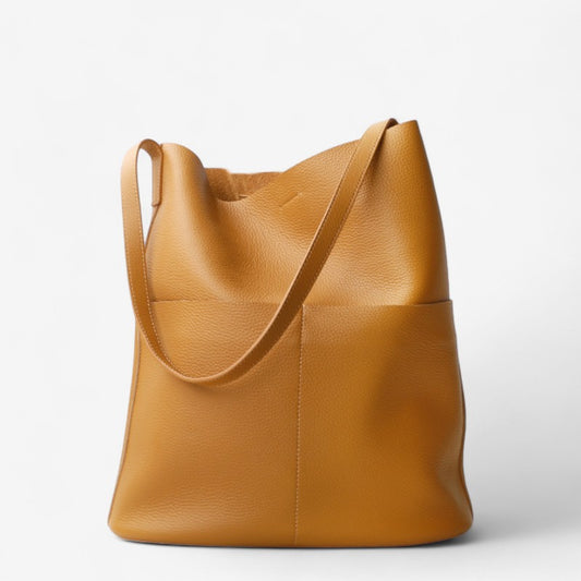 Vue de face du sac fourre-tout camel en cuir à poignée simple