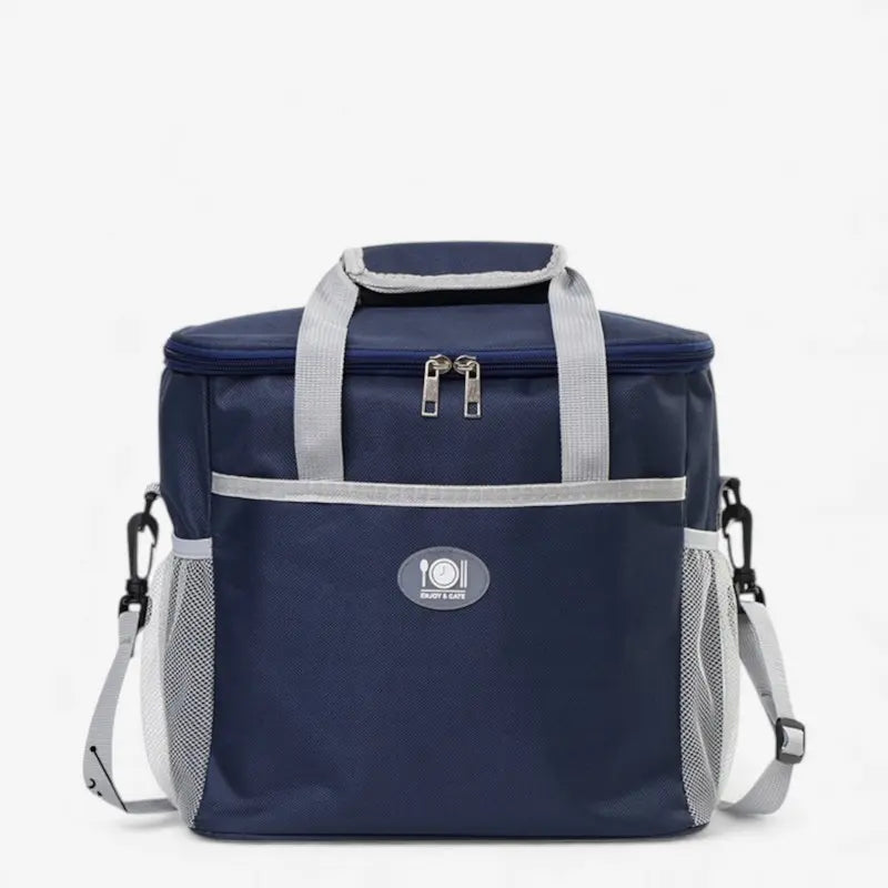 Sac isotherme bleu marine grand format posé sur une table extérieure