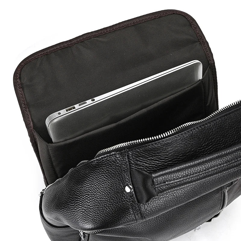 Compartiment ordinateur du sac à dos cuir noir avec doublure et fermeture