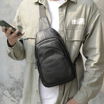Sac de poitrine en cuir véritable pour homme – souple et compact - Vignette | Sacs pour tous