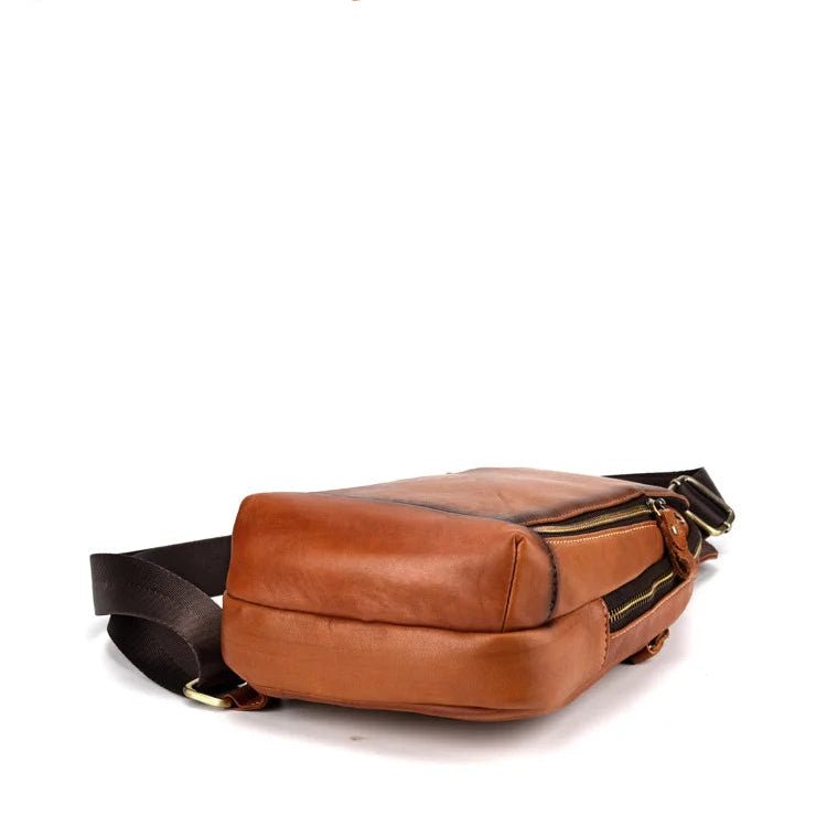 Sac de poitrine en cuir véritable pour homme, vue du dessous avec base renforcée