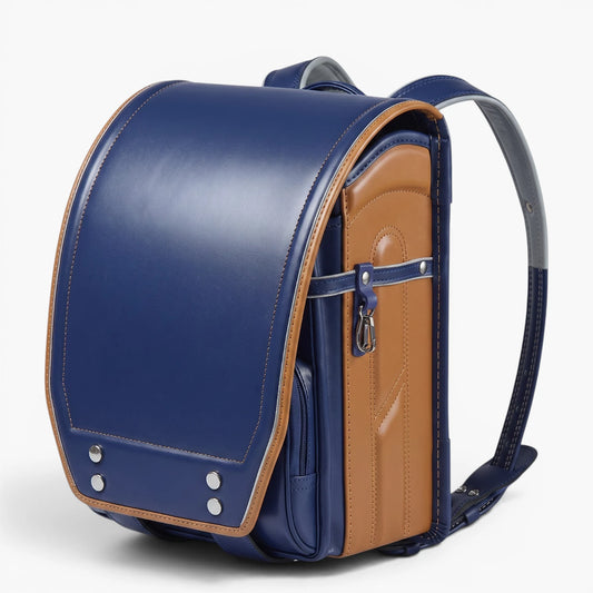 Sac randoseru japonais bleu pour collège vue trois quarts 26 x 16 x 36 cm