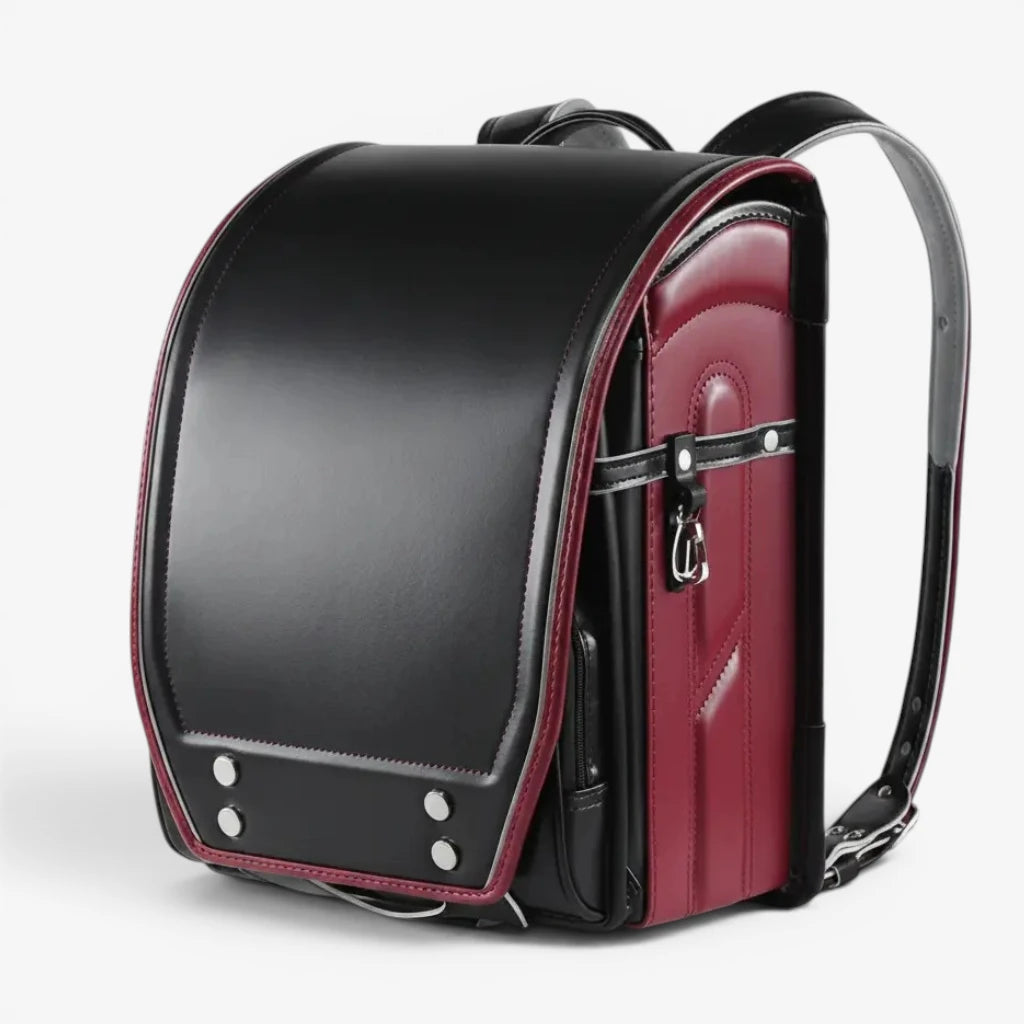 Sac randoseru japonais noir vue trois quarts 26 x 16 x 36 cm