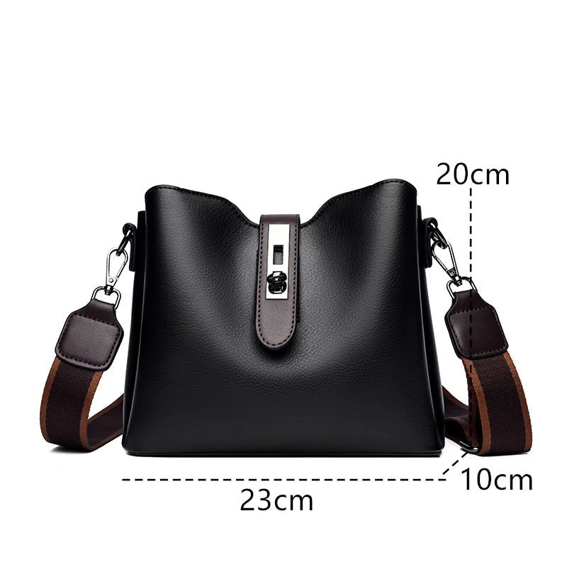 Sac seau femme en cuir PU ciré noir avec indication des dimensions 23x20x10 cm