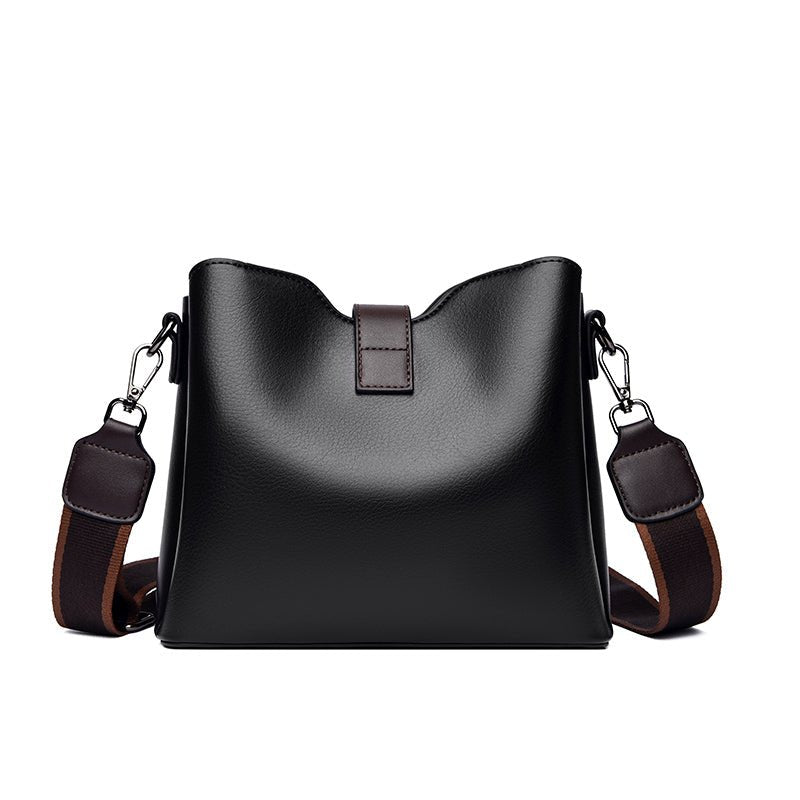 Vue arrière du sac seau femme en cuir PU ciré noir avec bretelles ajustables