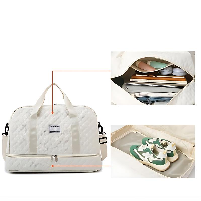 Vue intérieure avec compartiments de rangement d’un sac de voyage femme beige